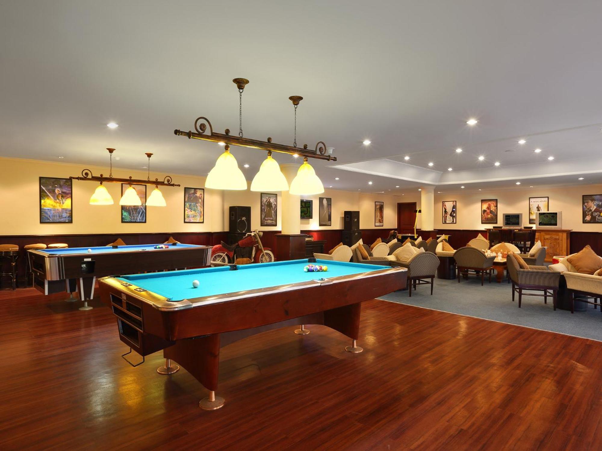 Grand Mirage Resort & Thalasso Bali Nusa Dua  Extérieur photo The pool table at the club