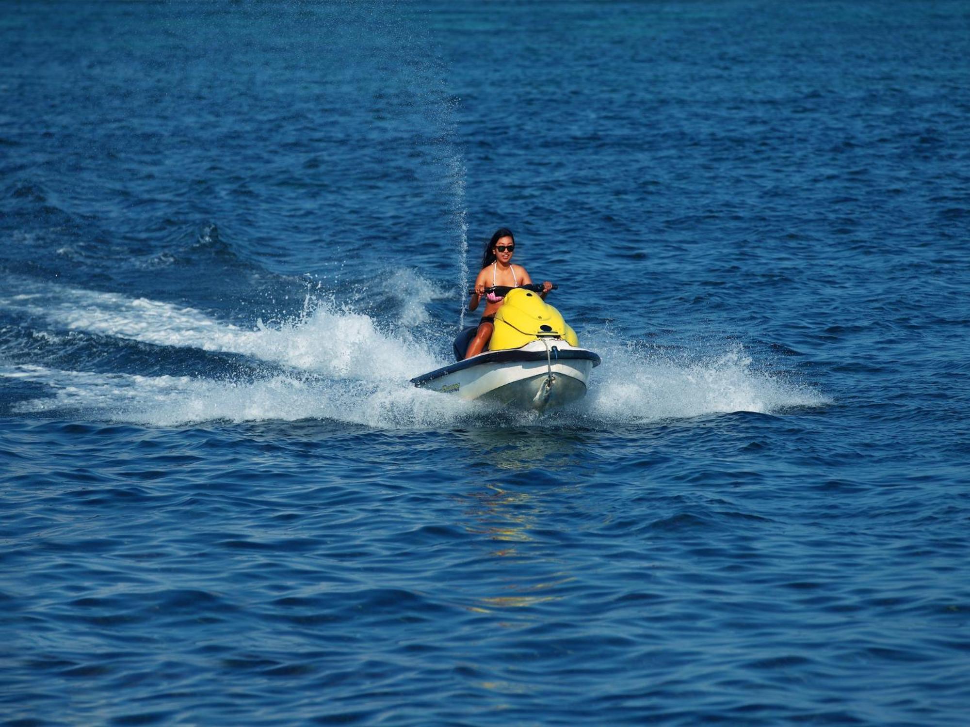 Grand Mirage Resort & Thalasso Bali Nusa Dua  Extérieur photo Jet skiing