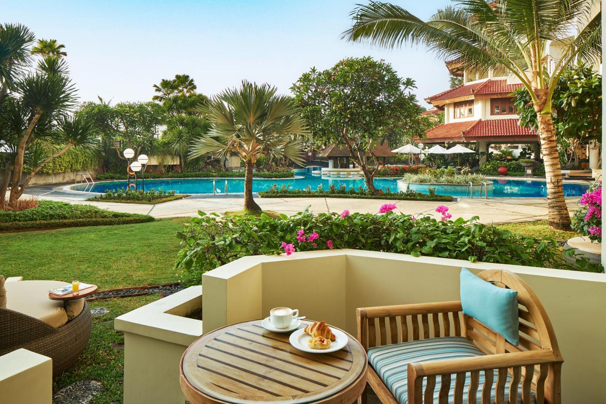 Grand Mirage Resort & Thalasso Bali Nusa Dua  Extérieur photo The pool at the hotel